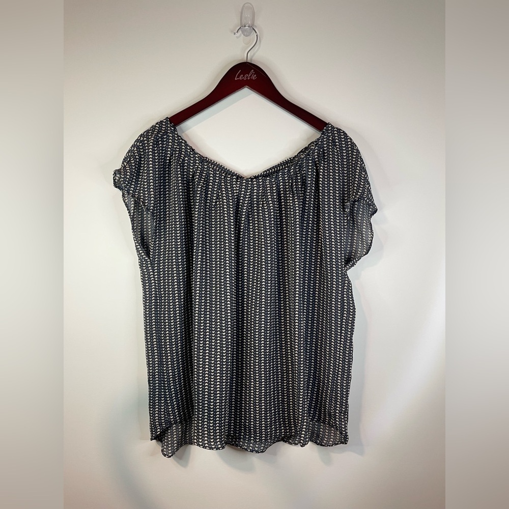 Lauren Conrad short  sleeve blouse with heart .‎